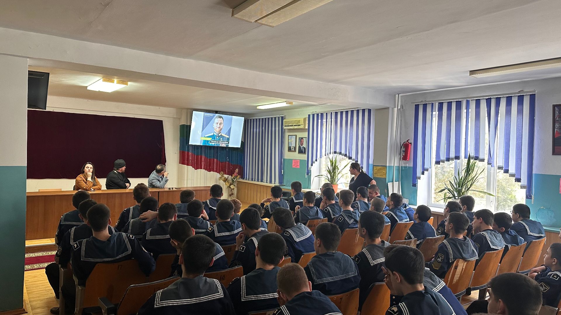 В Дагестане обсудили вопросы межконфессионального согласия и профилактики экстремизма среди курсантов кадетской школы